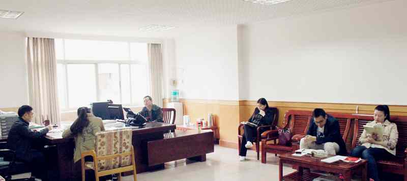 C:\Documents and Settings\Administrator\桌面\闫大华院长参加民二庭支部党日活动_副本.jpg